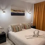 Апартаменти Good Vibes Siam View *